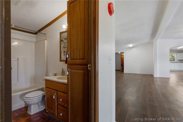 10055 Old Highway 111 SE, Elizabeth, IN 47117