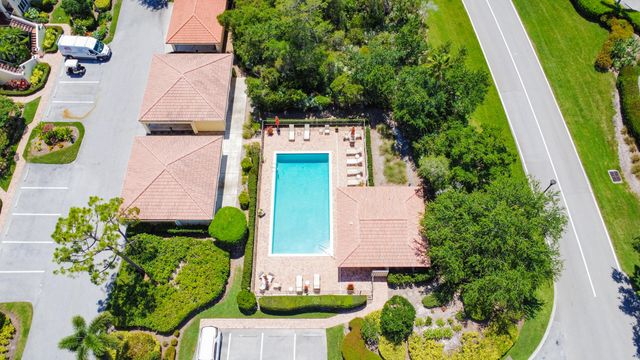 12457 Harbour Ridge Boulevard 27, Palm City, FL 34990