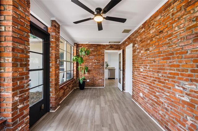 8510 N SEMINOLE AVENUE, Tampa, FL 33604