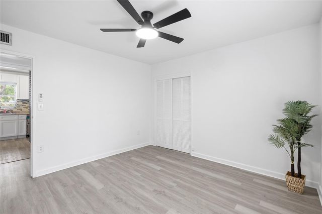 8510 N SEMINOLE AVENUE, Tampa, FL 33604