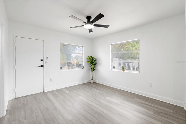 8510 N SEMINOLE AVENUE, Tampa, FL 33604