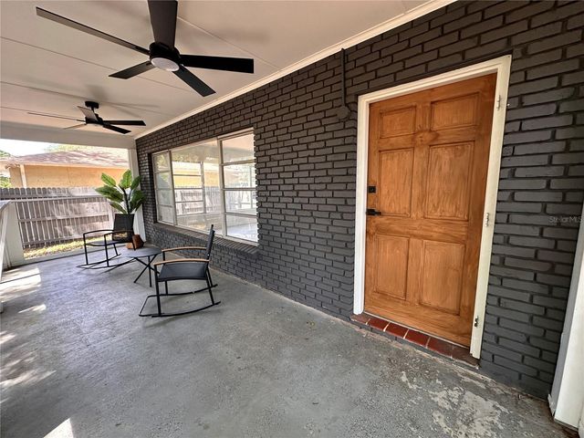 8510 N SEMINOLE AVENUE, Tampa, FL 33604