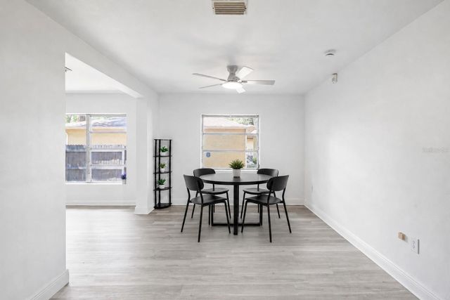 8510 N SEMINOLE AVENUE, Tampa, FL 33604