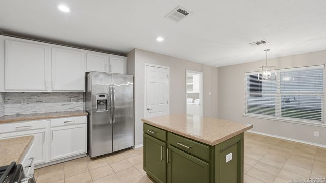 716 Hollow Ridge, Schertz, TX 78108