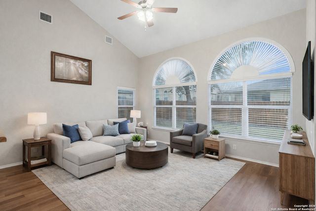 716 Hollow Ridge, Schertz, TX 78108