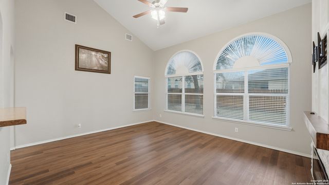 716 Hollow Ridge, Schertz, TX 78108