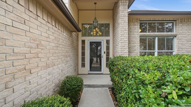 716 Hollow Ridge, Schertz, TX 78108
