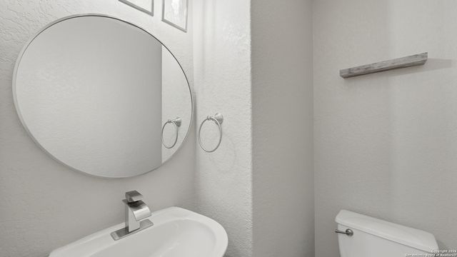 716 Hollow Ridge, Schertz, TX 78108