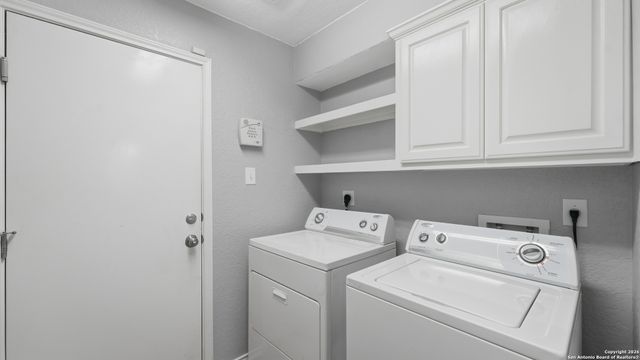 716 Hollow Ridge, Schertz, TX 78108