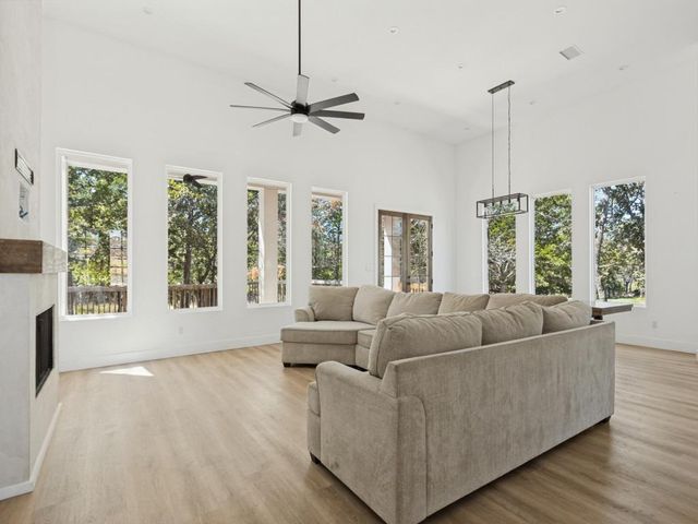 103 Mills Crossing, Bastrop, TX 78602