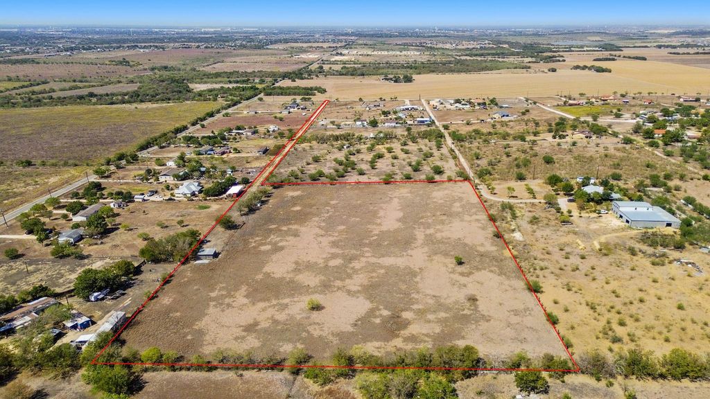 1513 Graef RD, Kyle, TX 78640