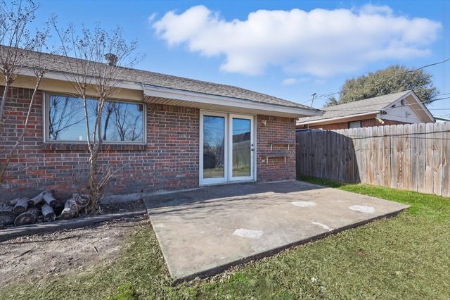 2925 Portales Drive, Fort Worth, TX 76116