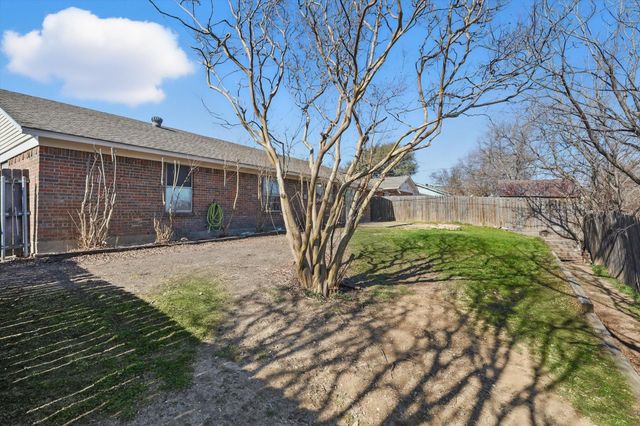 2925 Portales Drive, Fort Worth, TX 76116