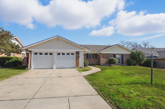 2925 Portales Drive, Fort Worth, TX 76116