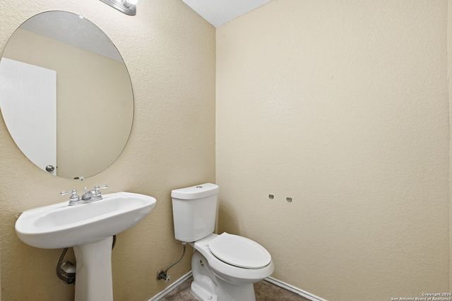 7939 Meadow Way, San Antonio, TX 78227