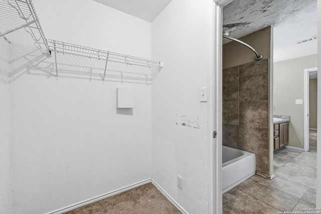 7939 Meadow Way, San Antonio, TX 78227