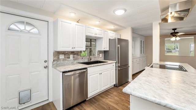 851 Manatee RD, Naples, FL 34114