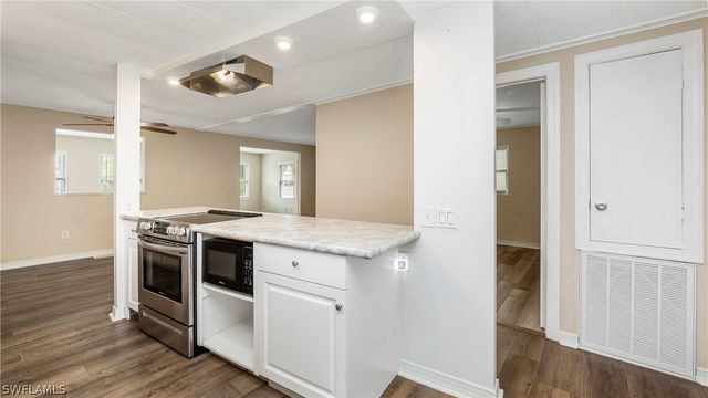 851 Manatee RD, Naples, FL 34114