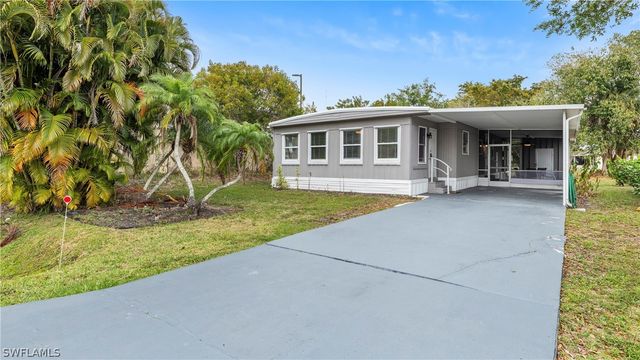 851 Manatee RD, Naples, FL 34114