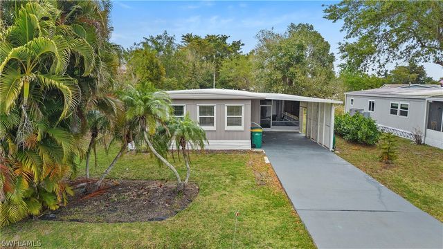 851 Manatee RD, Naples, FL 34114