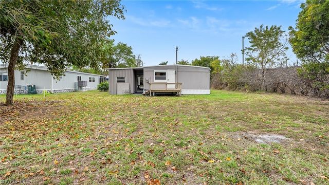 851 Manatee RD, Naples, FL 34114