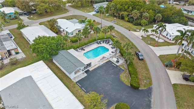 851 Manatee RD, Naples, FL 34114