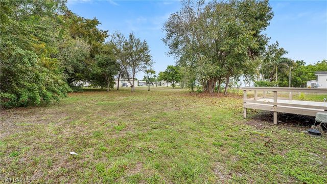 851 Manatee RD, Naples, FL 34114