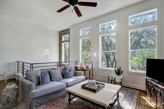 513 E 11th Street, Houston, TX 77008