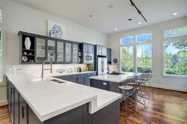 513 E 11th Street, Houston, TX 77008