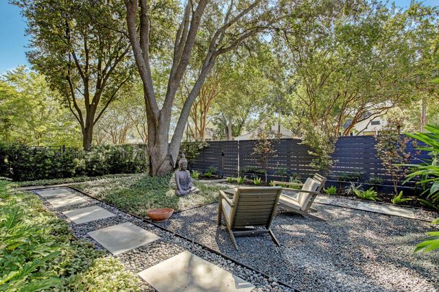 513 E 11th Street, Houston, TX 77008