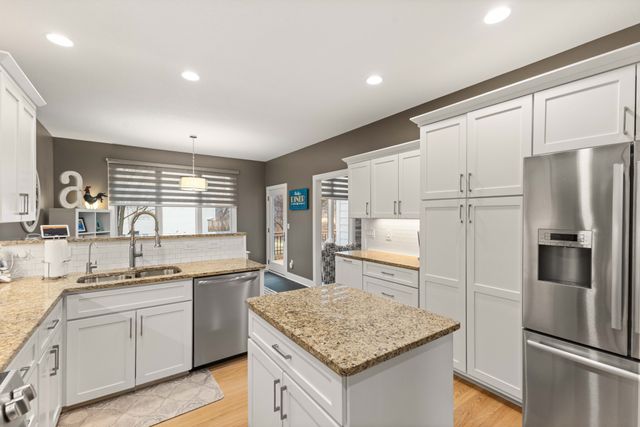 8324 Chambery Boulevard, Johnston, IA 50131