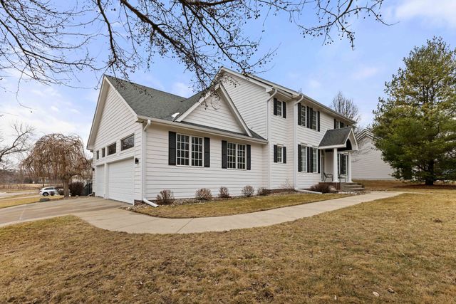 8324 Chambery Boulevard, Johnston, IA 50131