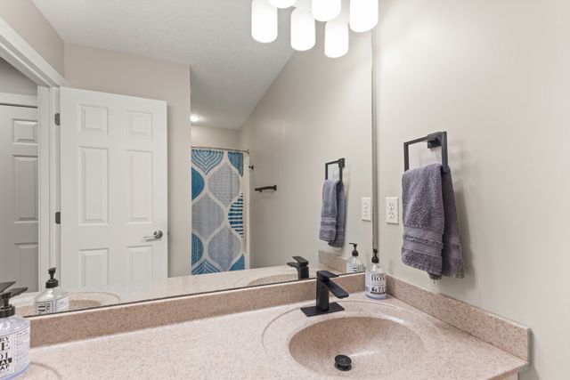 8324 Chambery Boulevard, Johnston, IA 50131