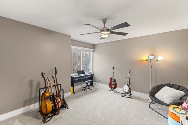 8324 Chambery Boulevard, Johnston, IA 50131