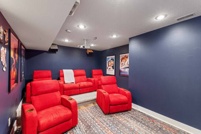 8324 Chambery Boulevard, Johnston, IA 50131