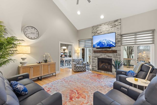 8324 Chambery Boulevard, Johnston, IA 50131