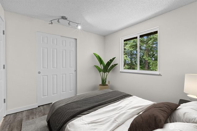 3020 169th Avenue NE, Bellevue, WA 98008