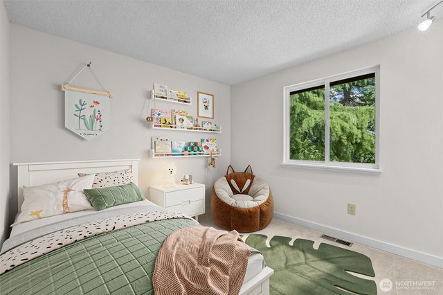 3020 169th Avenue NE, Bellevue, WA 98008