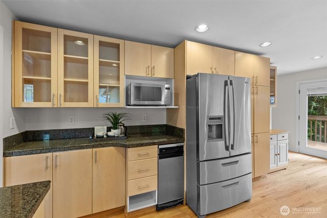 3020 169th Avenue NE, Bellevue, WA 98008