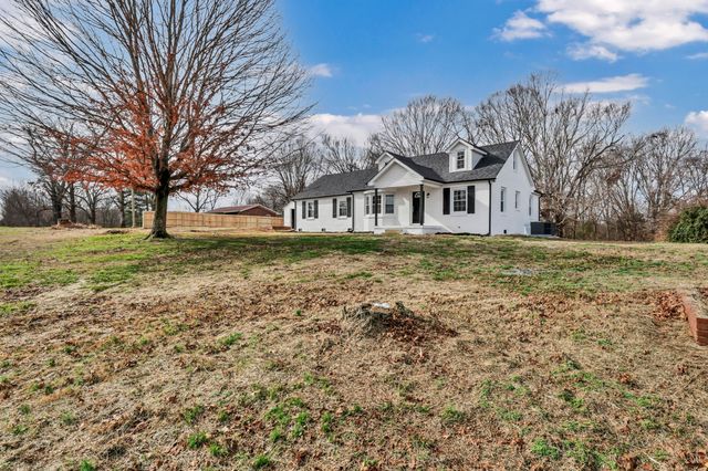 3436 Highway 48, Cunningham, TN 37052
