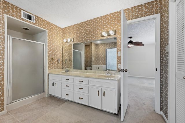 146 River Hills Drive, Denison, TX 75020
