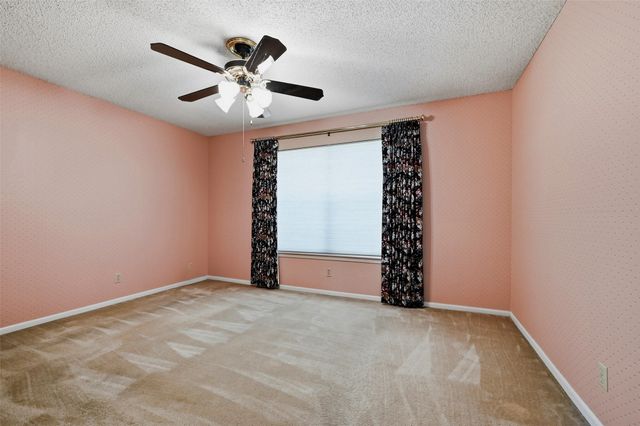 146 River Hills Drive, Denison, TX 75020