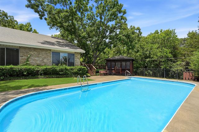 146 River Hills Drive, Denison, TX 75020