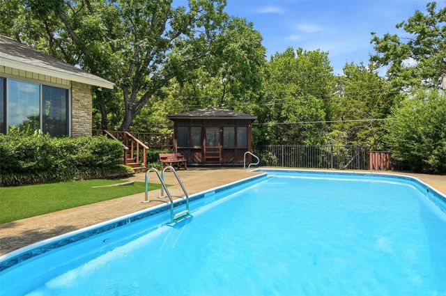 146 River Hills Drive, Denison, TX 75020