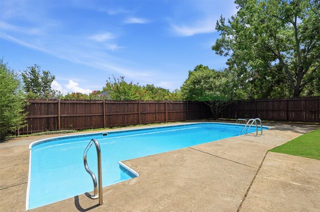 146 River Hills Drive, Denison, TX 75020