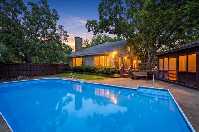 146 River Hills Drive, Denison, TX 75020
