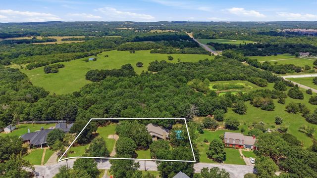 146 River Hills Drive, Denison, TX 75020