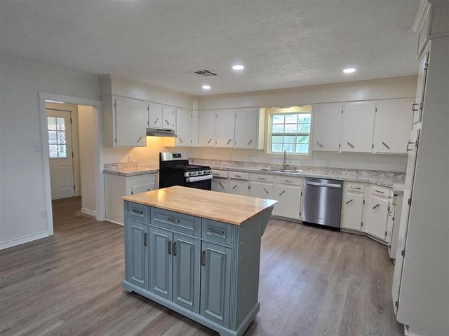 810 Gulf Street, Lake Charles, LA 70601