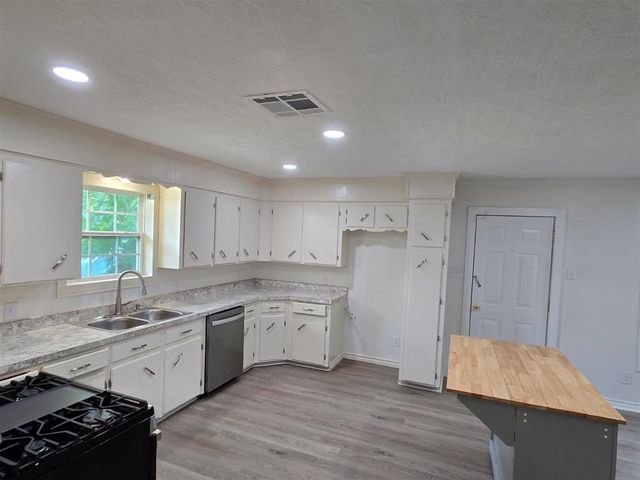 810 Gulf Street, Lake Charles, LA 70601