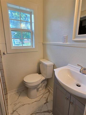 810 Gulf Street, Lake Charles, LA 70601
